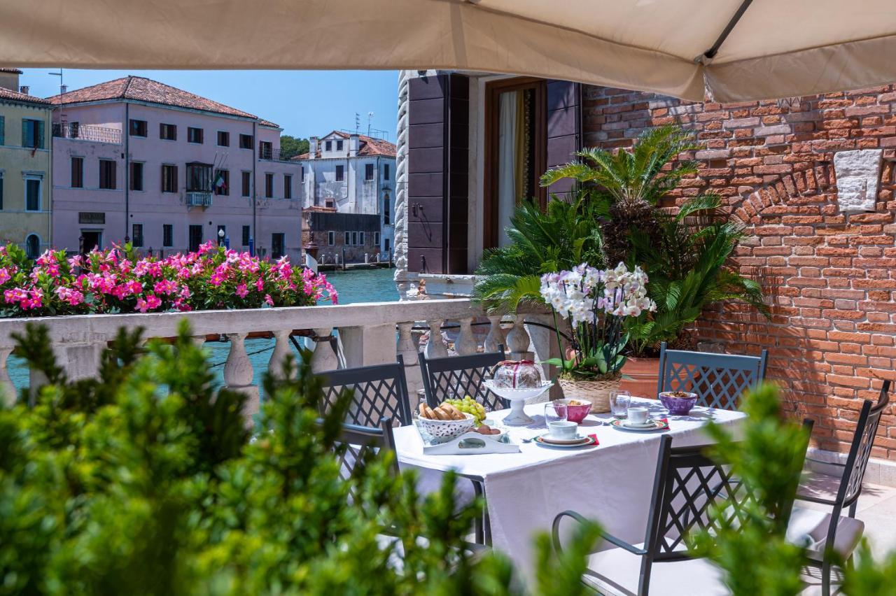 Ca' Dei Cuori On The Grand Canal ヴェネツィア エクステリア 写真