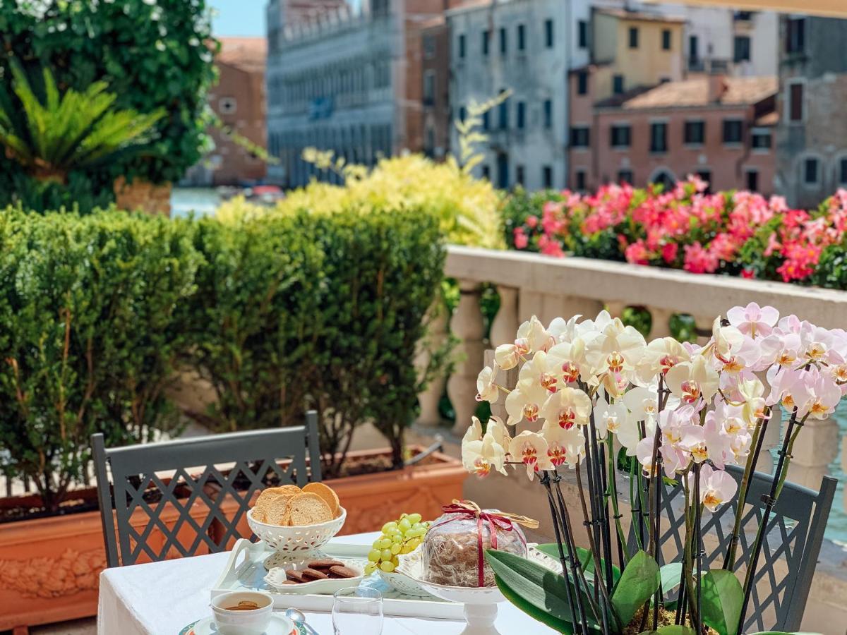 Ca' Dei Cuori On The Grand Canal ヴェネツィア エクステリア 写真